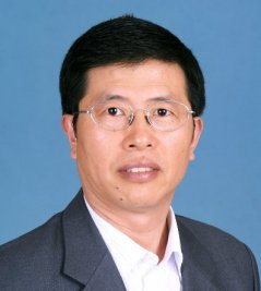 特发集团董事长_俊发集团董事长照片